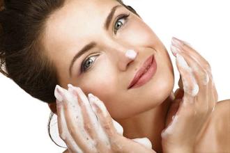 秋季皮肤过敏怎么办? 8个错误洗脸方法让你"毁容"!