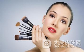 化妆品皮炎的病发原因是什么-