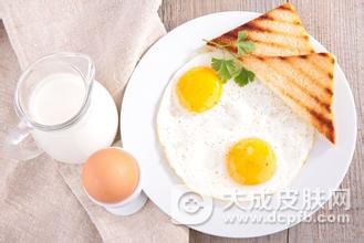 长痤疮痘痘的元凶:鸡蛋牛奶