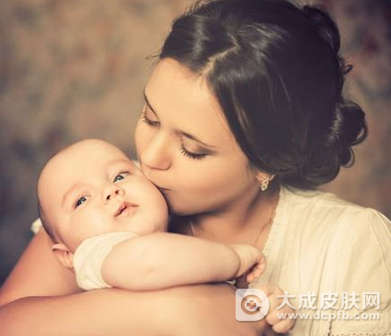 宝宝长奶癣怎么办 新生儿湿疹如何预防
