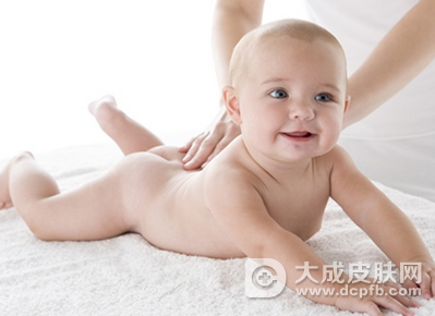 冬天宝宝洗澡后全身痒 怎样给宝宝洗澡才健康呢　