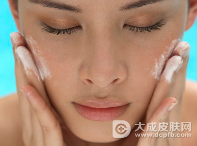 换季皮肤易过敏怎么应对 过敏肌肤的护理方法