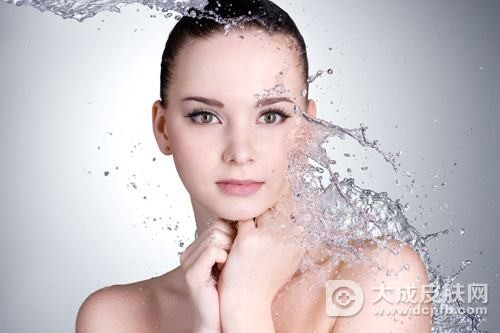 怎么知道我们的肌肤是否缺水干燥
