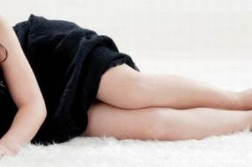 外阴白斑病都有什么临床症状呢 