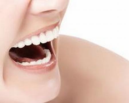 口腔白斑的症状表现是什么呢